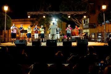  La Murgota de Telde estrena con éxito en Gáldar su espectáculo 'Los chicos del coro'/TA.